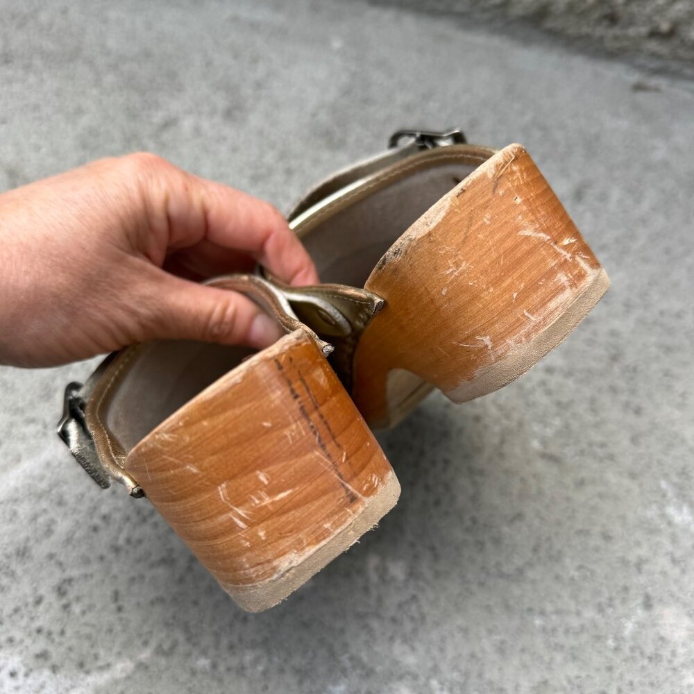 HANNA ANDERSSON Gold Slingback Wooden Clogs Girls 11.5 29 Metallic Leather Clog - Picture 5 of 10